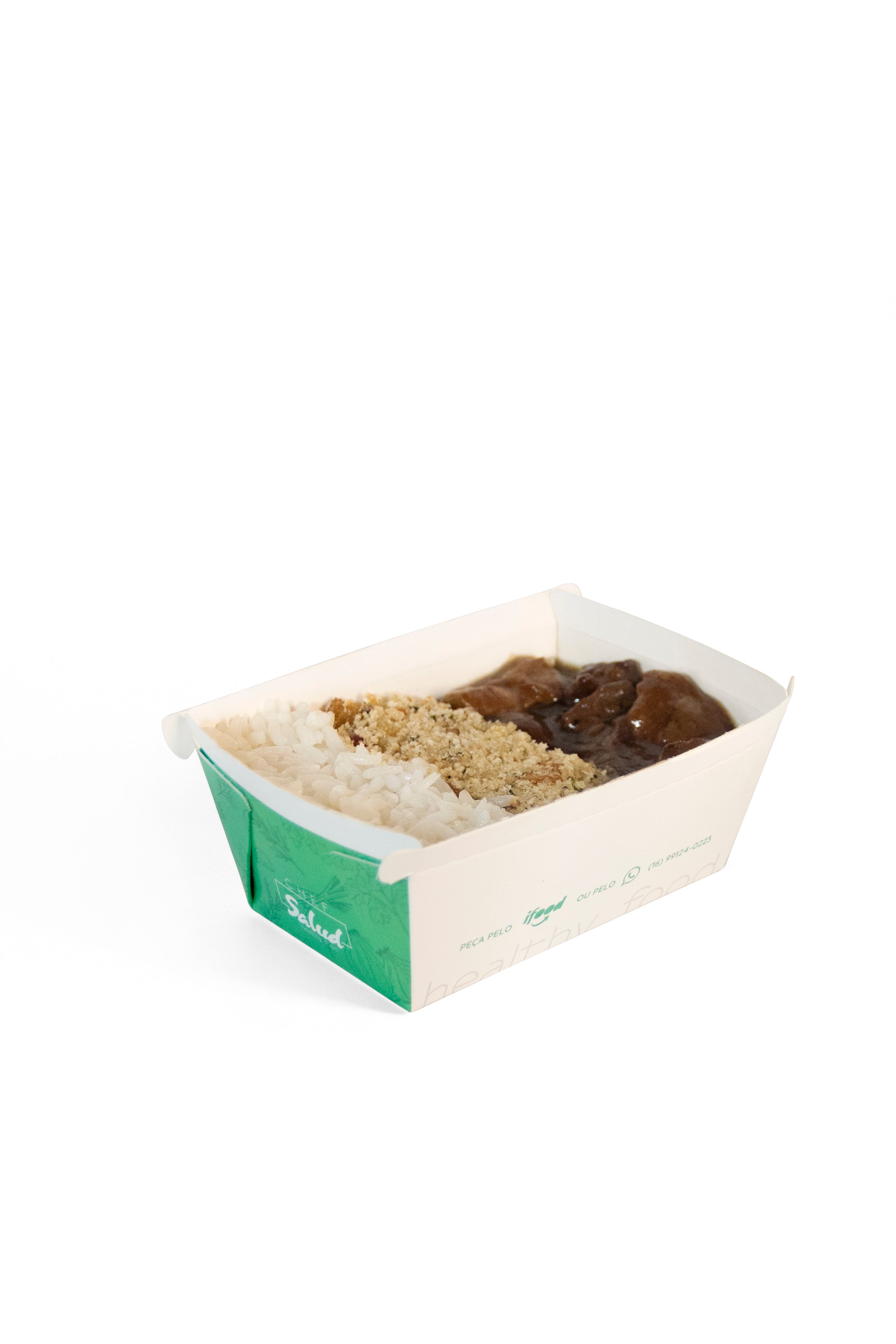 Ragú de filé mignon com molho demi glace, farofa funcional de castanhas, banana da terra e bacon, arroz branco
