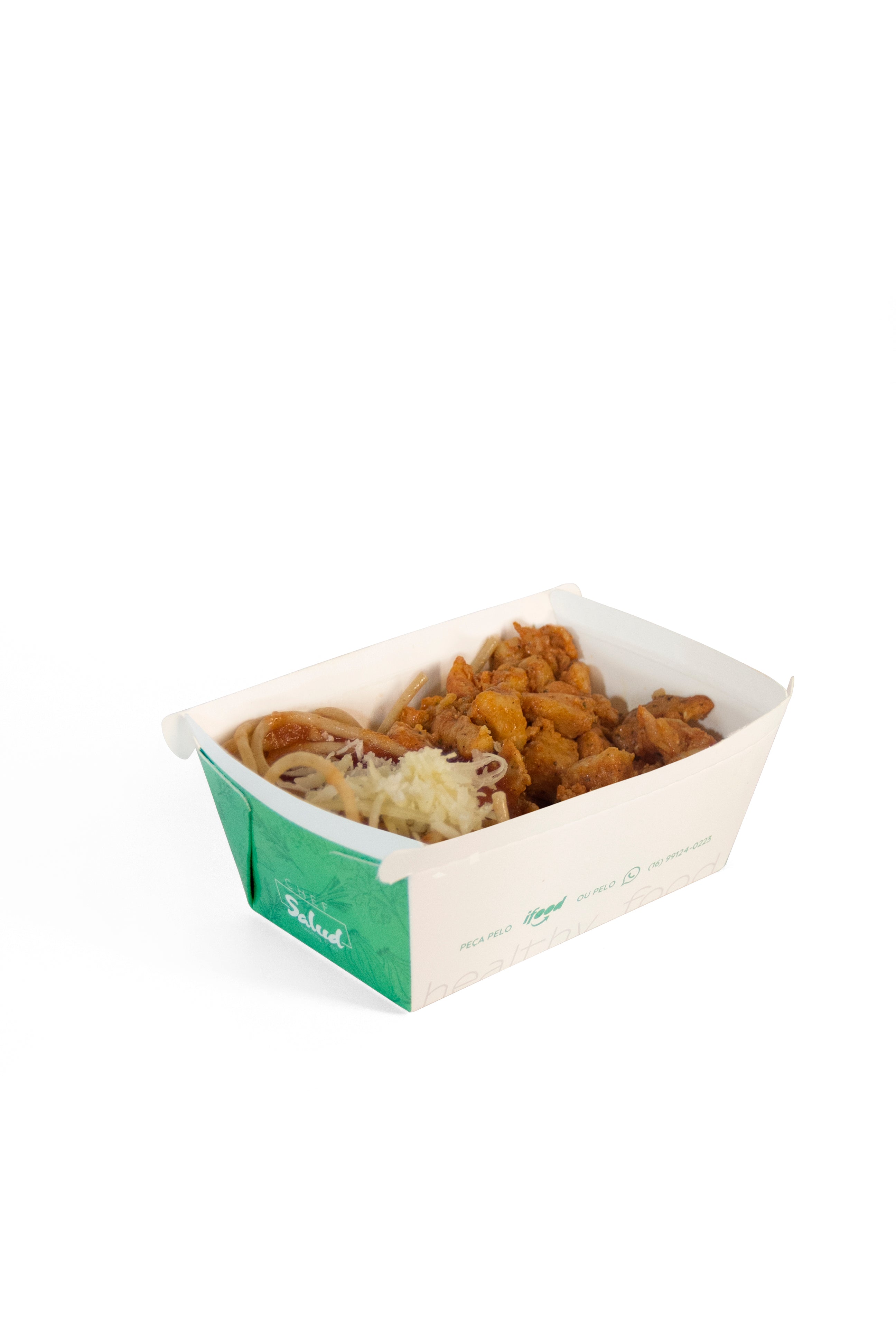 Frango picado, espaguete integral ao sugo e parmes‹o ralado