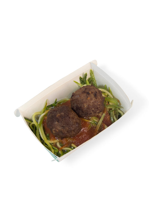 Almôndega de patinho, espaguete de abobrinha ao sugo low carb